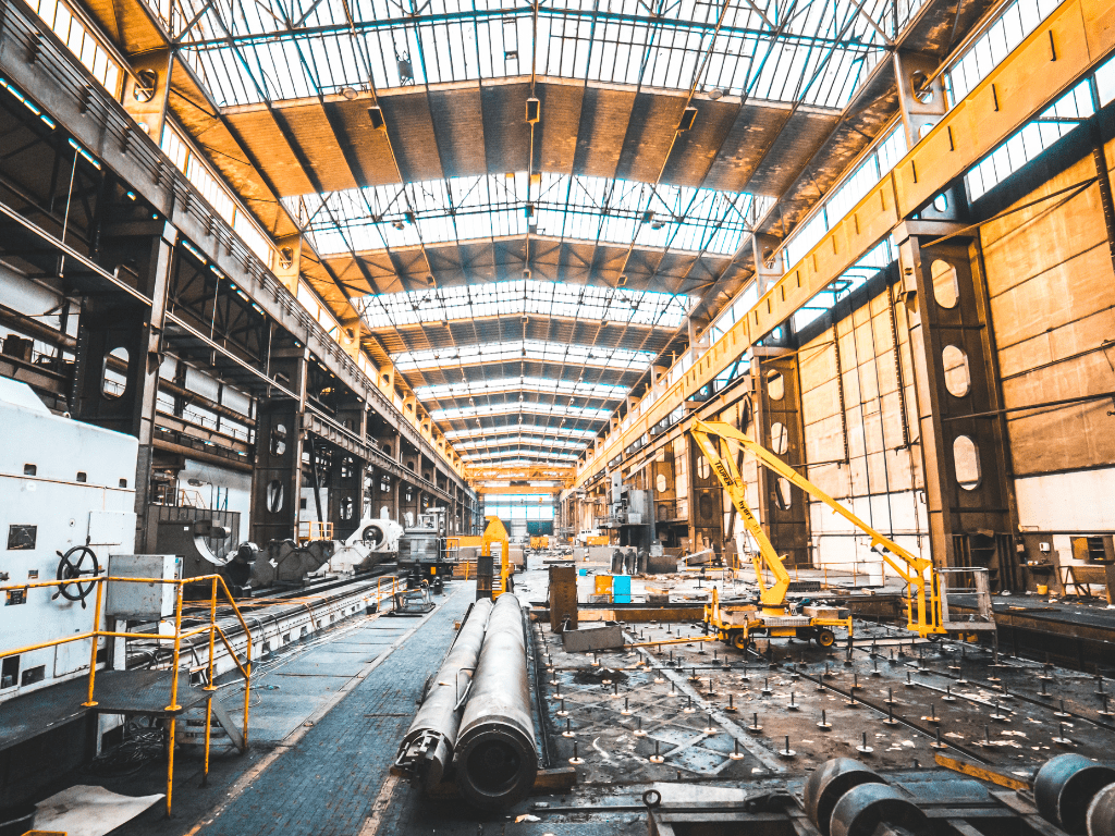 Limpieza de Derrames de Aceite Industrial: Técnicas, Desafíos y Soluciones