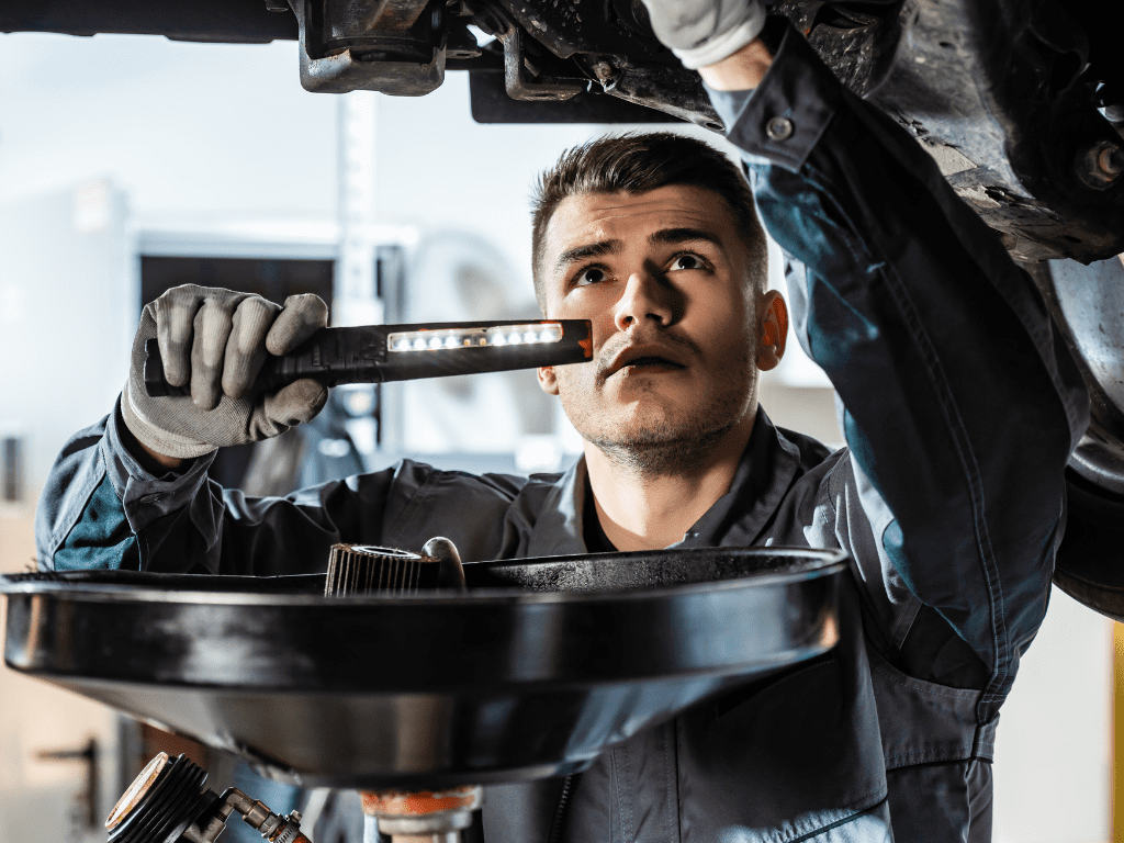 Cómo Prevenir y Reparar una Fuga de Aceite en su Vehículo