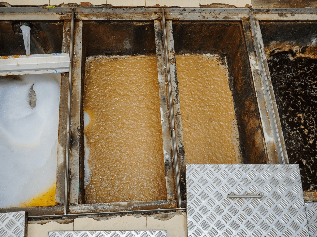 Qué es una trampa de grasa y cómo mantiene tu cocina limpia?