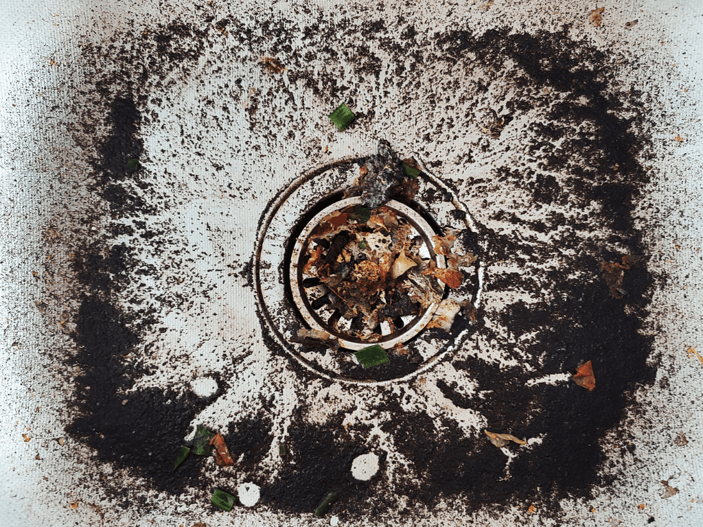 Cómo limpiar las tuberías de desagüe del fregadero de la cocina: una guía completa